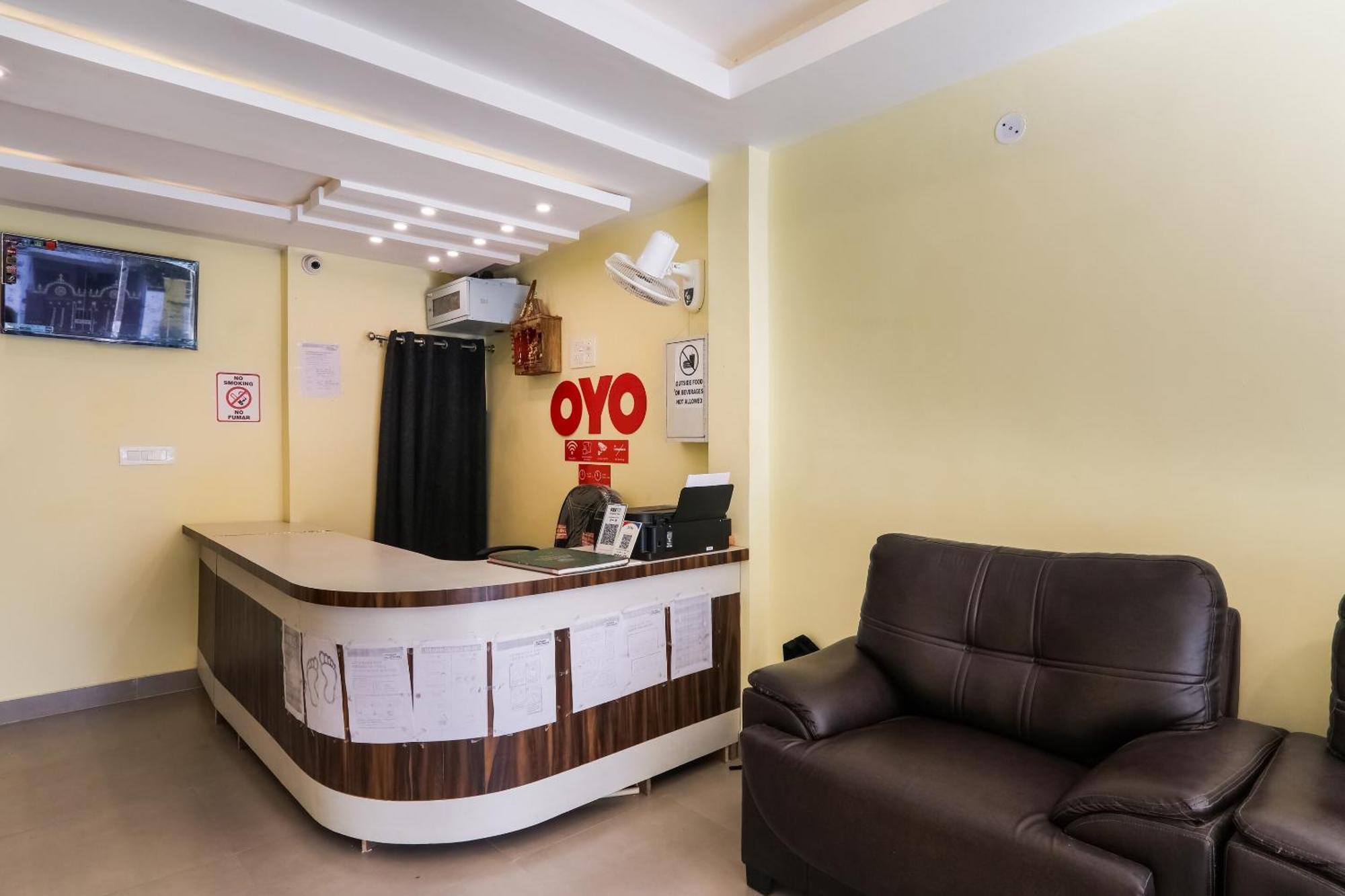 Collection O Sr Inn Chinhat Extérieur photo